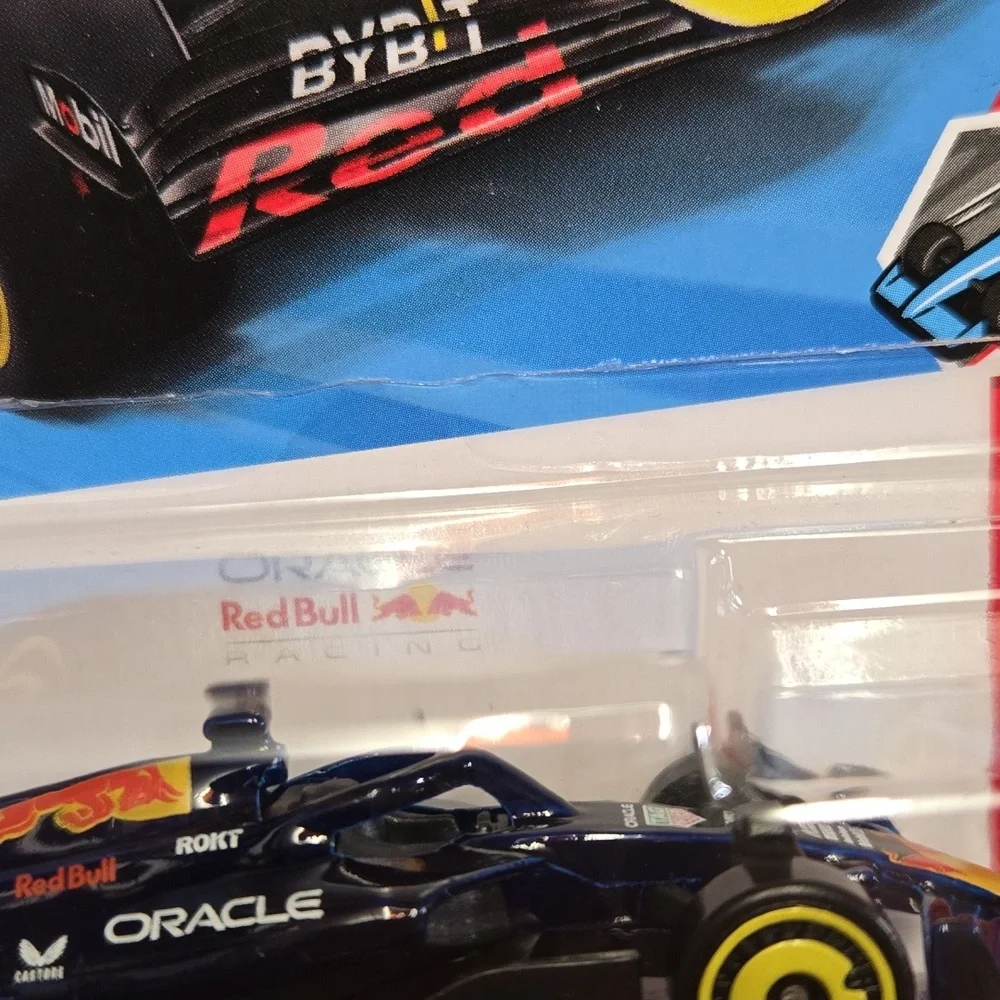 Hot Wheels Oracle Red Bull Racing - Picture 2 of 3